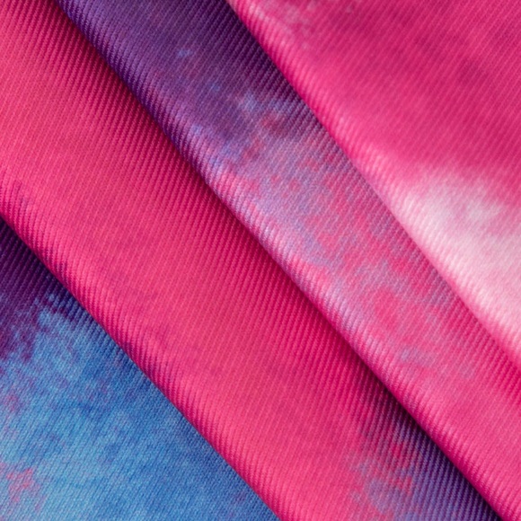 Abstract Print Top and Mini Skirt Set - Picture 3 of 3